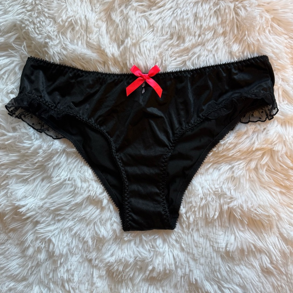 Victoria’s Secret Elegant Black Lace Trim Panty with Pink Bow